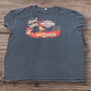 Vintage Harley-Davidson Black and Red Graphic Tee